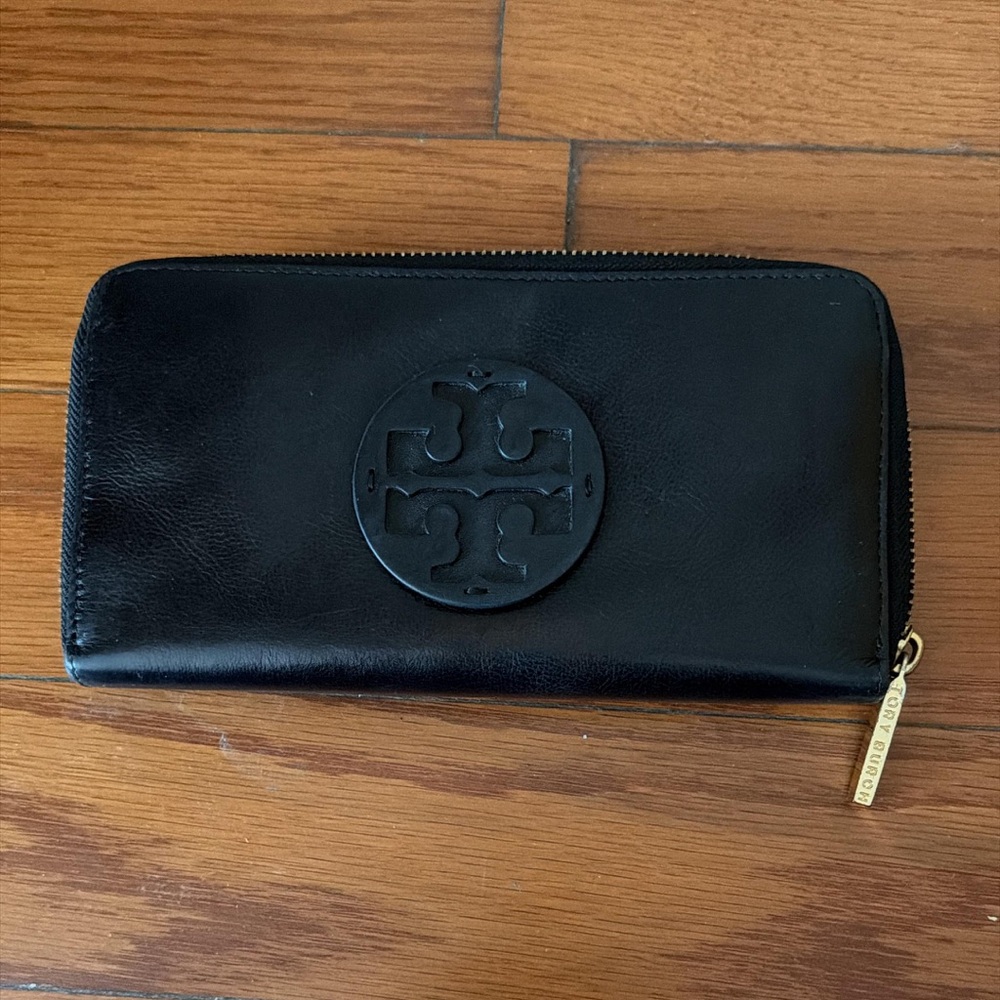 Tory Burch Black Leather Logo Zip Wallet with Gold Zip Pull